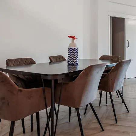 Sea View Centre 3bed Апартаменты Ларнака