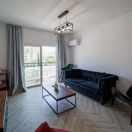 Sea View Centre 3bed Larnaka