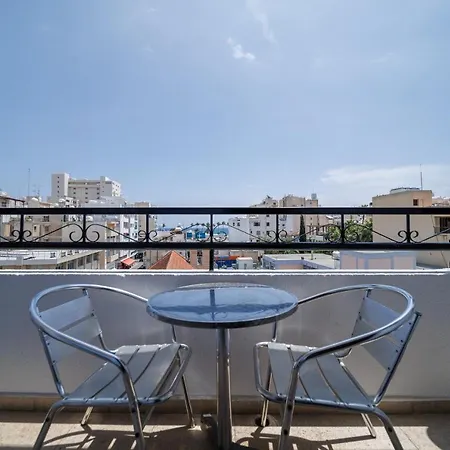 Sea View Centre 3bed * Larnaka
