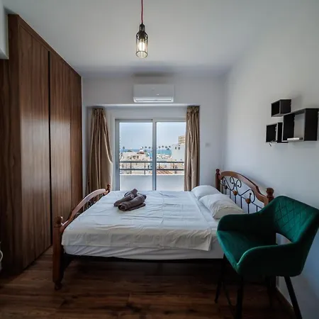 Sea View Centre 3bed Апартаменти Ларнака