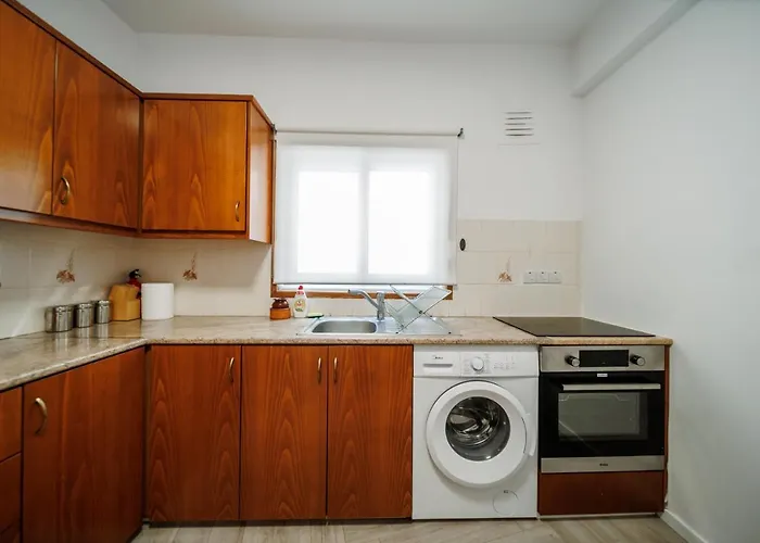 Sea View Centre 3bed Апартаменти *