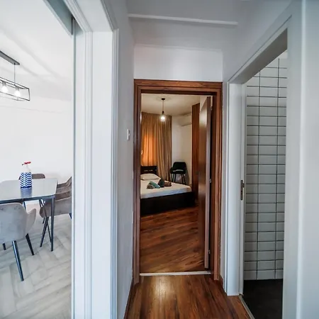 Sea View Centre 3bed Апартаменти